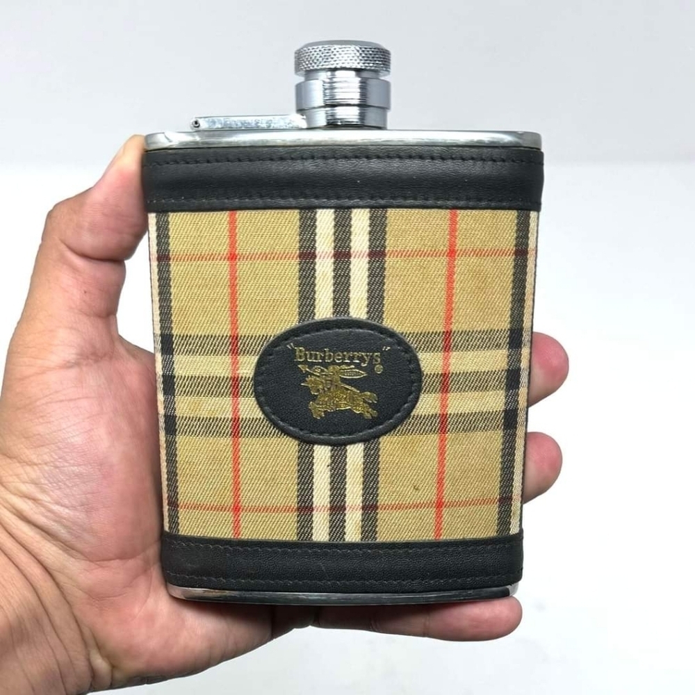 🍸💠🔥BURBERRY NOVA FLASK 🔥💠🍸 - Picture 5 of 9